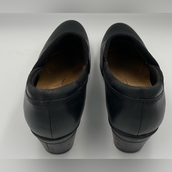 Clarks Collection Leather Black Slip On Heeled Shoes Size 8.5 - Picture 2 of 8